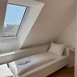 Apartma Crown Luxury 2br In Downtown Ljubljana