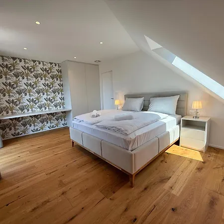 Crown Luxury 2br In Downtown