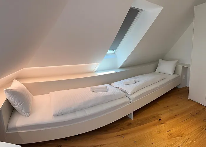 Crown Luxury 2br In Downtown