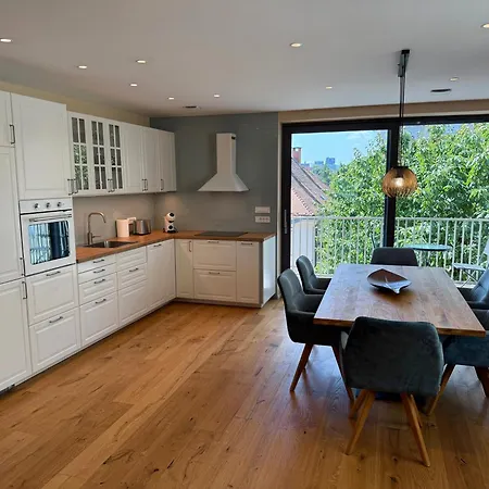 Crown Luxury 2br In Downtown Apartment