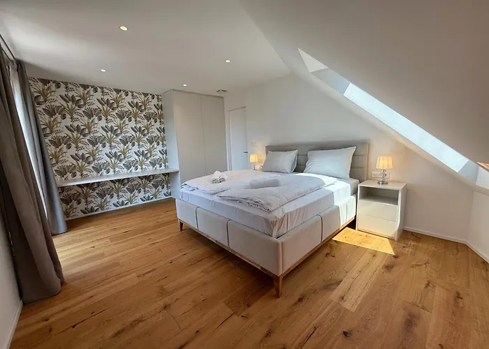 Crown Luxury 2br In Downtown