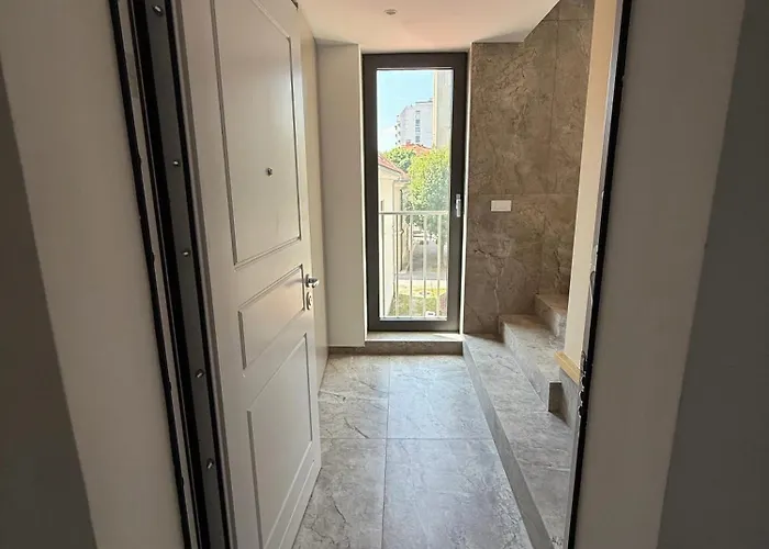 Crown Luxury 2br In Downtown Apartment *