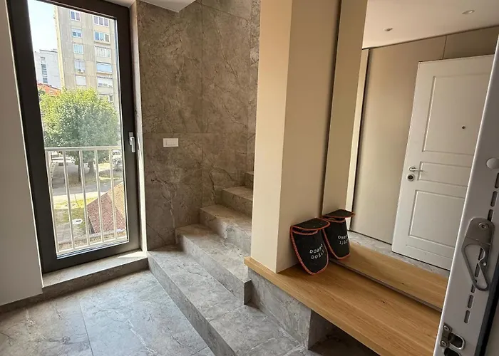 Crown Luxury 2br In Downtown Apartment