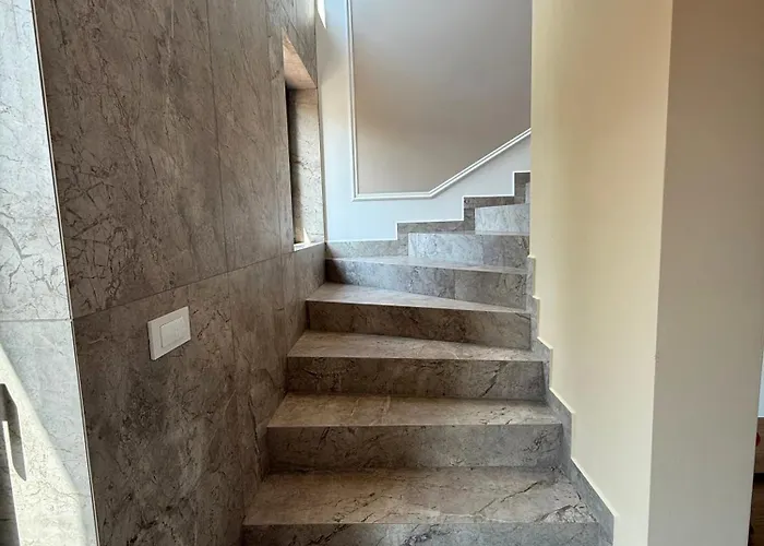 Crown Luxury 2br In Downtown